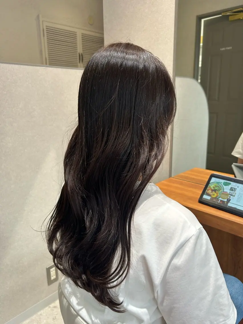 ロング カラー LOVESTOIKE 井上つぐみ/透明感のヘアスタイル