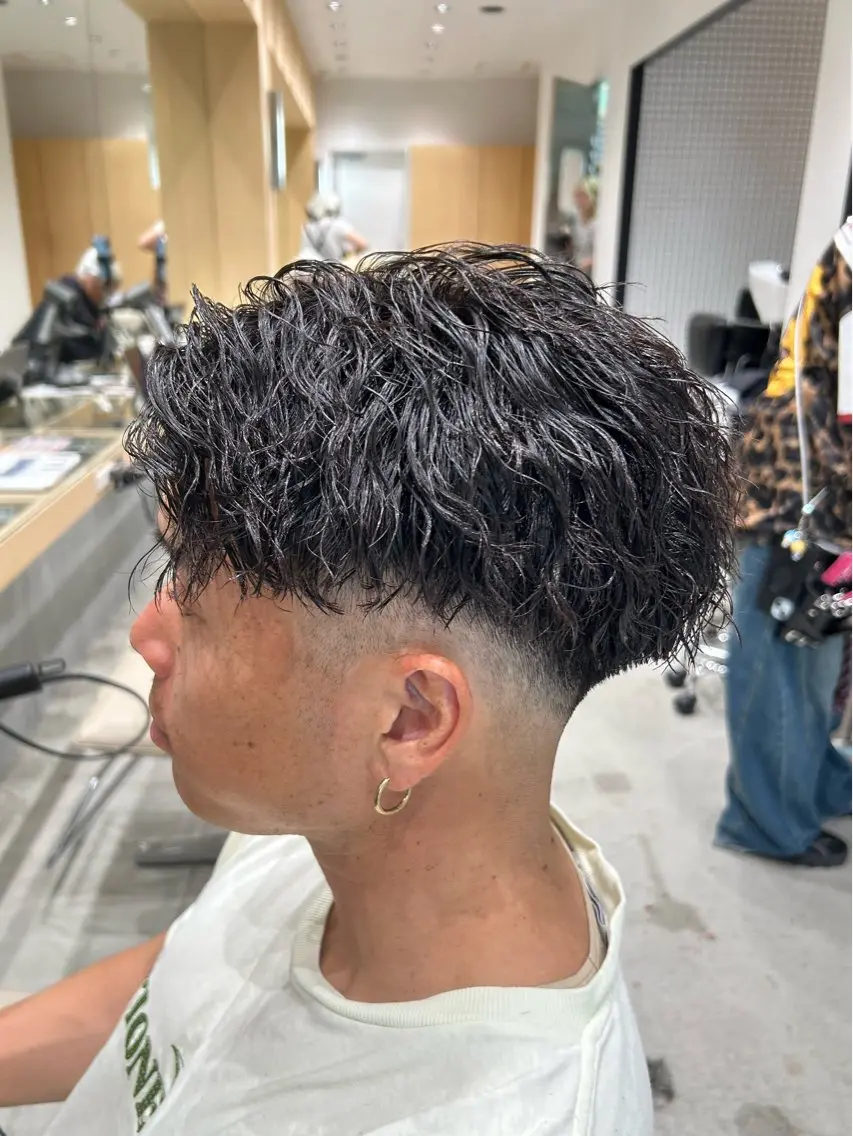 メンズ フェードカット メンズパーマ カット トリートメント 🐲ツイスパ🐲 フェード/龍のヘアスタイル