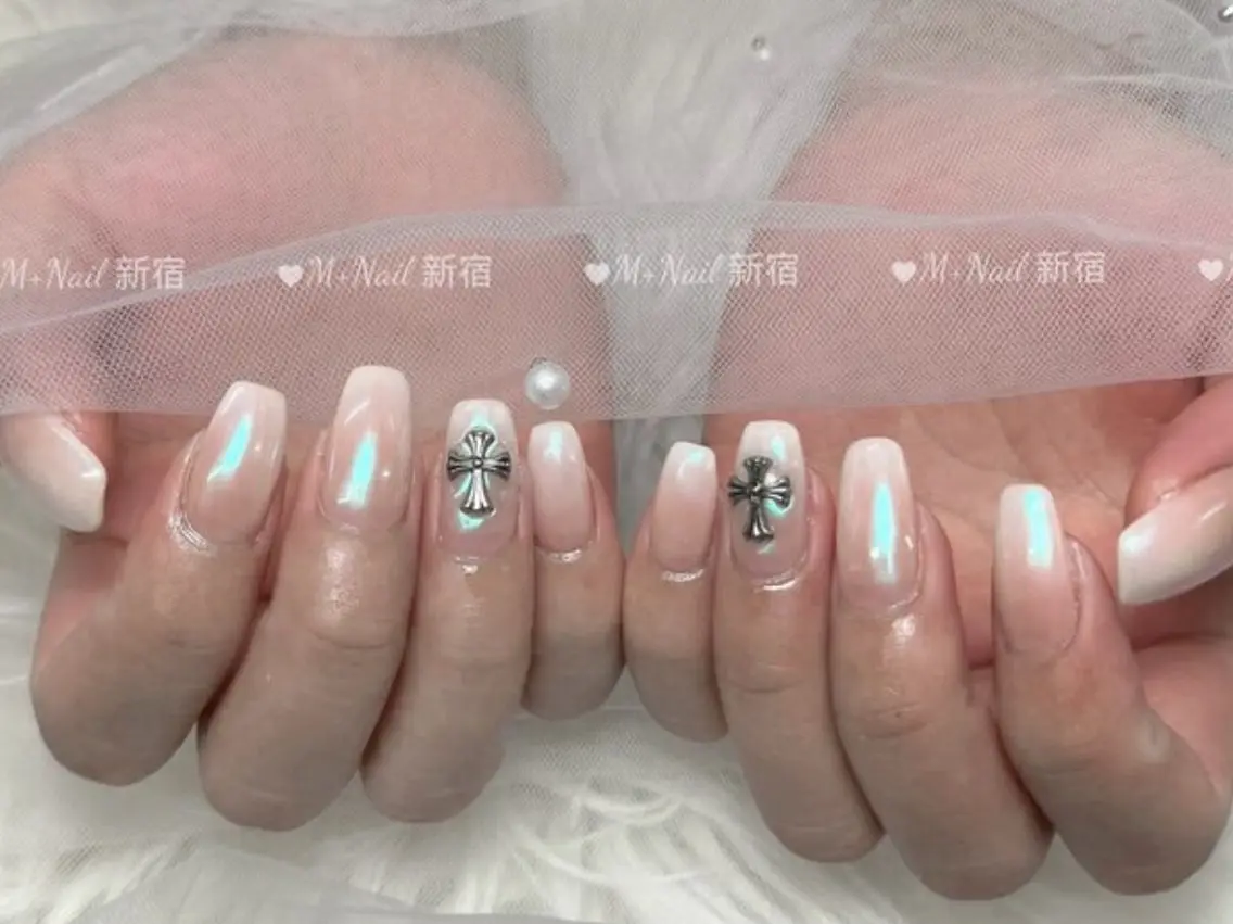 セミロング M+Nail 新宿のネイルデザイン