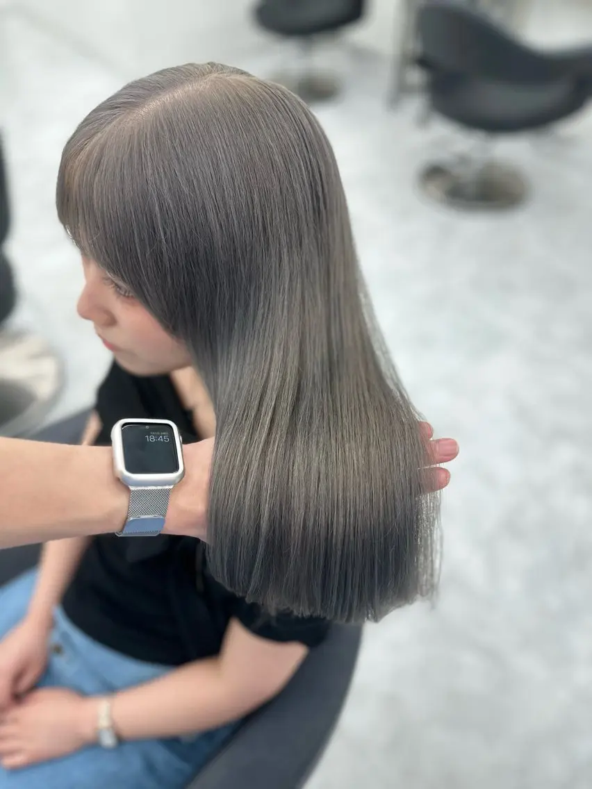 ロング カラー ヘアアレンジ カット ヘアカラー 艶カラー/ハイトーン /レイヤーカットのヘアスタイル