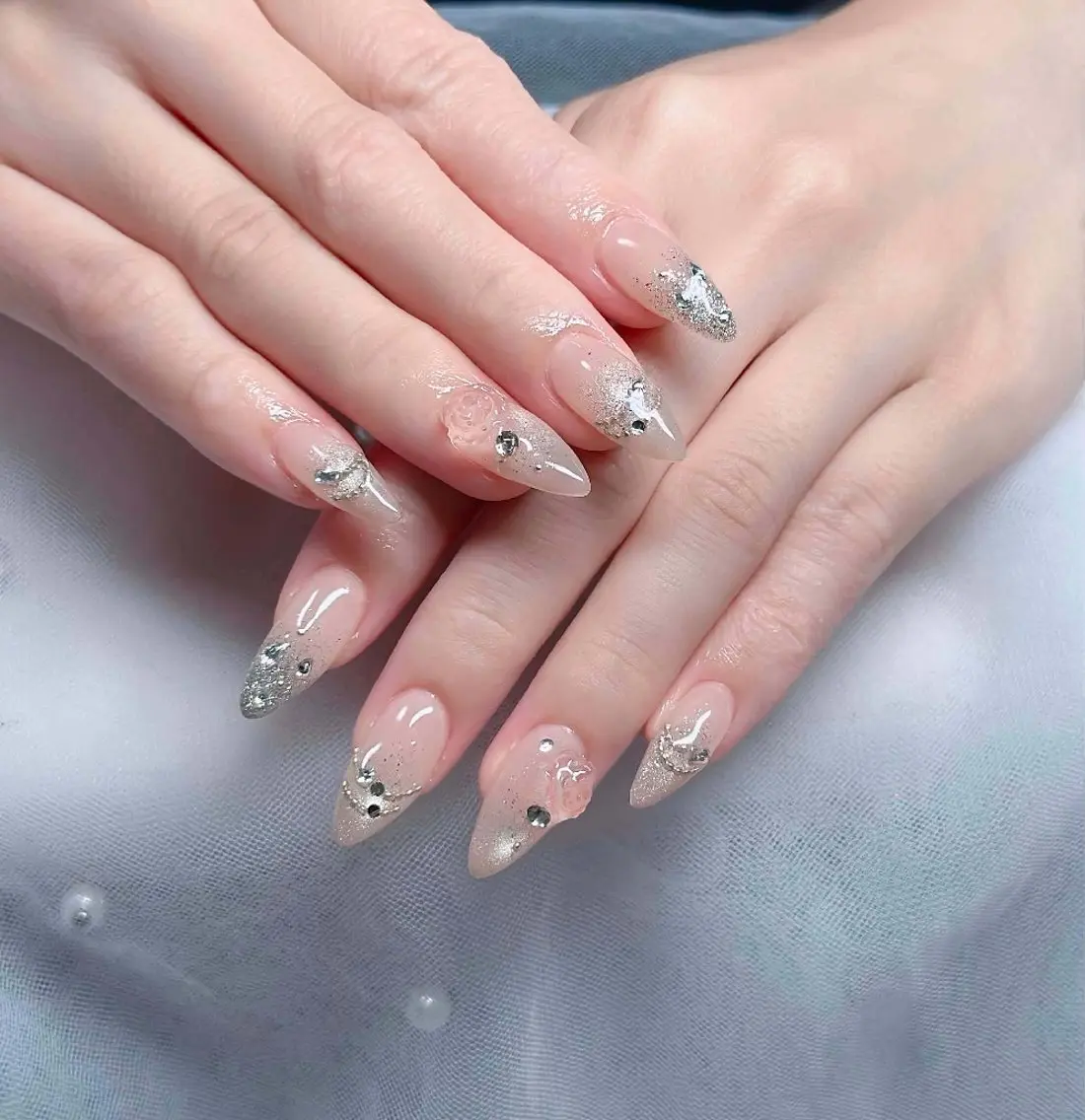 ネイル チークネイル フレンチネイル キラキラネイル 韓国ネイル マグネットネイル ハンドネイル Buruberii hbaby nailのネイルデザイン