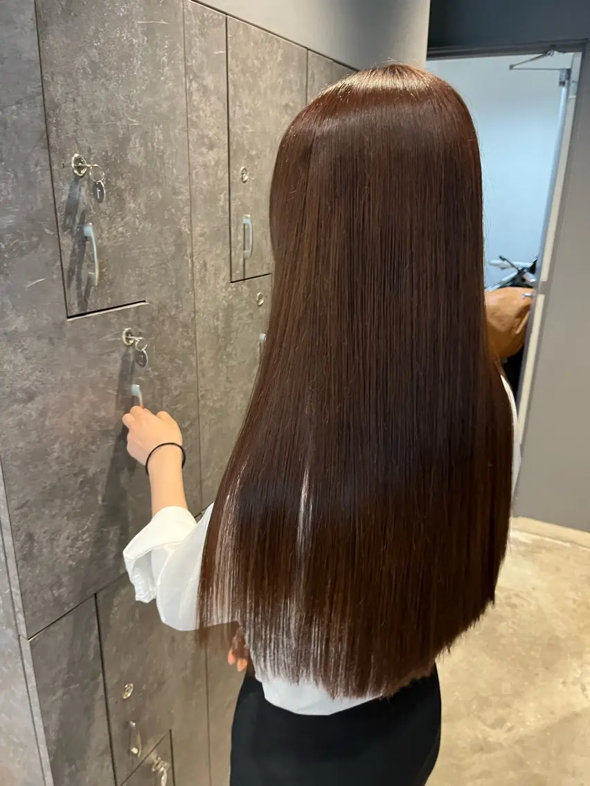 ロング カラー 岡藤 里菜のヘアスタイル