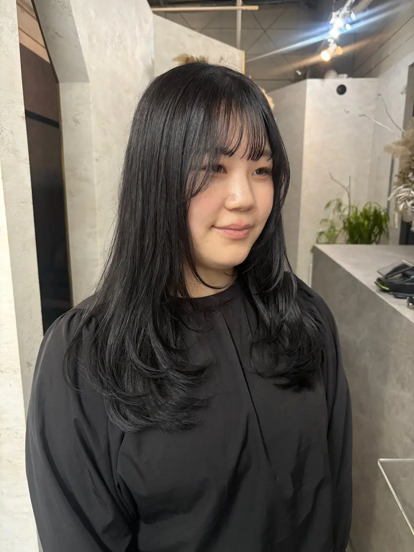 ロング 顔まわりレイヤー 顔周りカット レイヤーカット カット ヘアカラー トリートメント ブリーチなしカラー ダブルカラーエクステのヘアスタイル