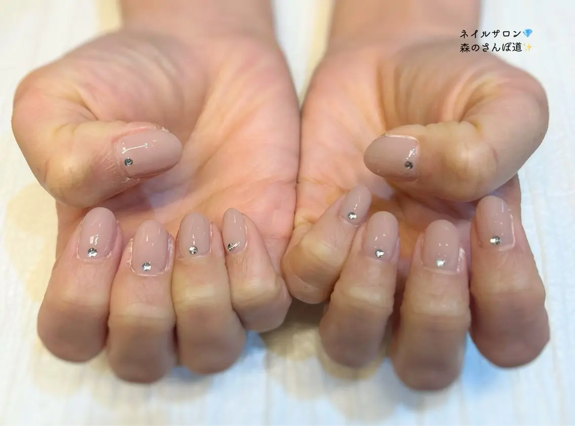 ネイル ハンドネイル ショートネイル 森のさんぽ道のネイルデザイン