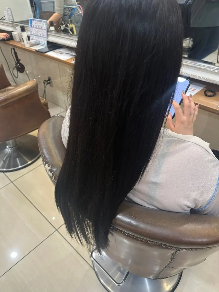 ロング カラー 黒髪 横浜⭐️ブリーチ モデル💫あみ💫のヘアスタイル