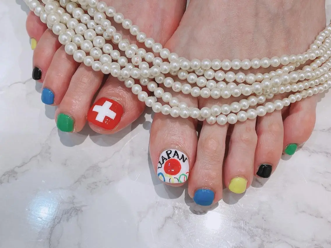 ネイル フットネイル SINCERELY シンシアリー🌈のネイルデザイン