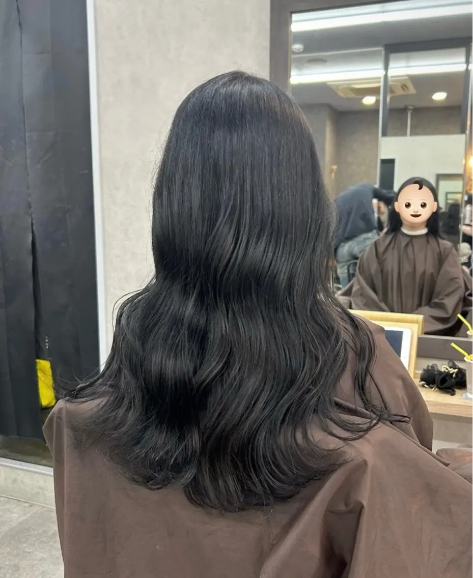 ミディアム カラー ブルーカラー ブルーグレー いなみね はるきのヘアスタイル