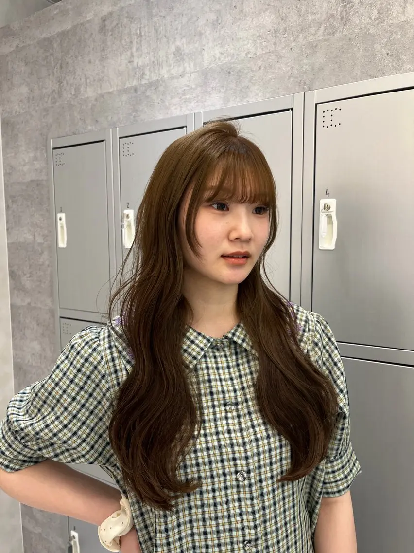 ロング ブリーチなしベージュ レイヤーカットはるかのヘアスタイル