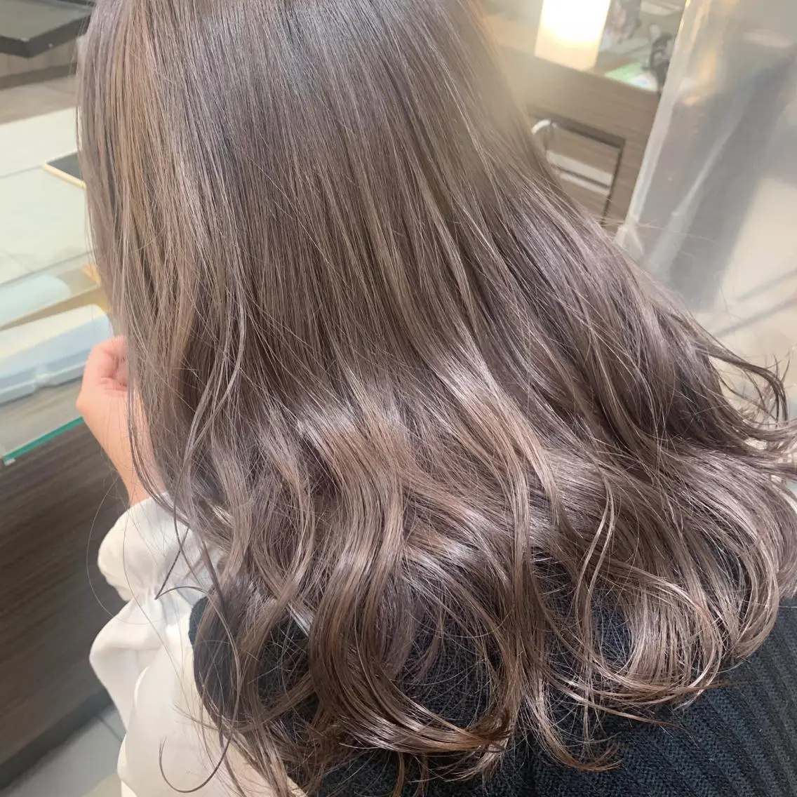 ロング カラー カット ヘアカラー ブリーチカラー💛 石川慧南のヘアスタイル
