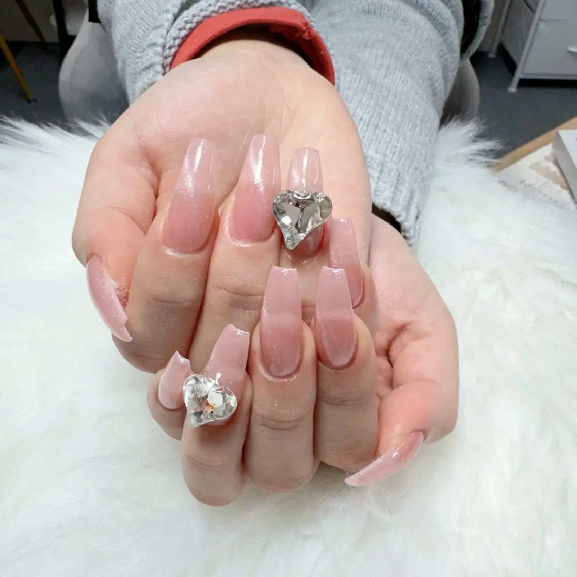 ネイル ハンドネイル 🦢Ella💌 長さだし専門店☁️のネイルデザイン