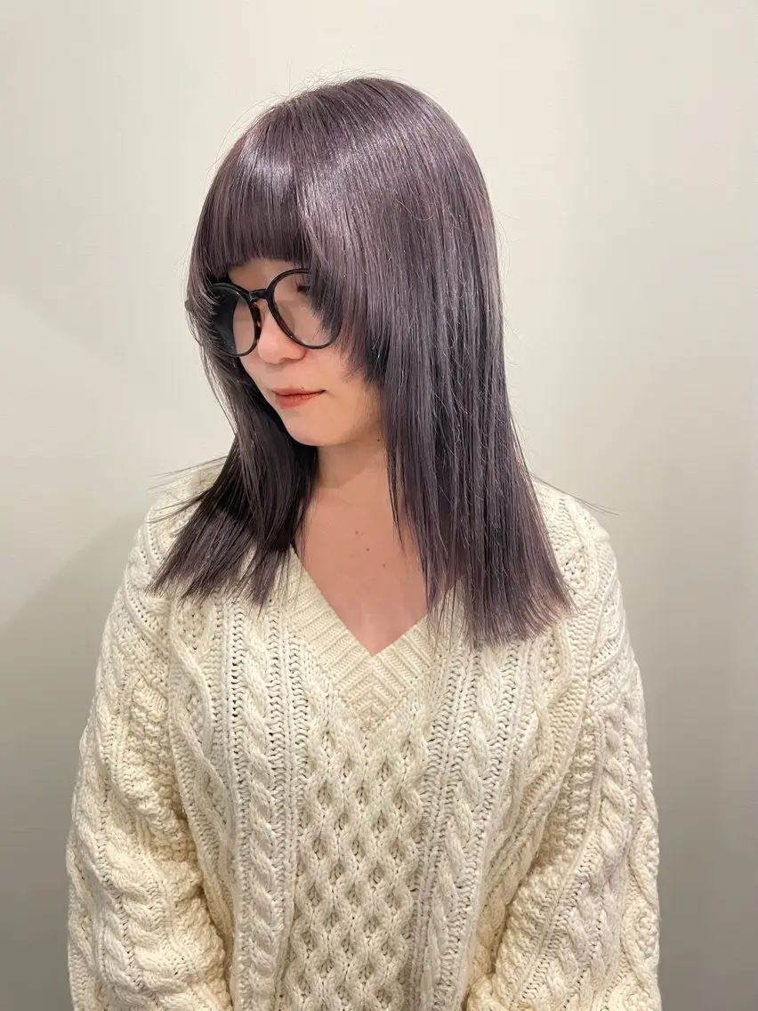 セミロング カラー グレージュ ラベンダーカラー ラベンダーグレージュ ラベンダーグレー カット ヘアカラー トリートメント 渋谷 留菜のヘアスタイル