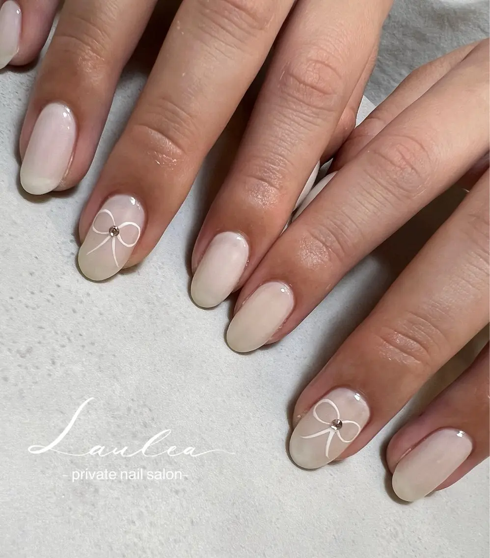 ネイル ミラーネイル ワンホンネイル ハンドネイル nail salon Lauleaのネイルデザイン