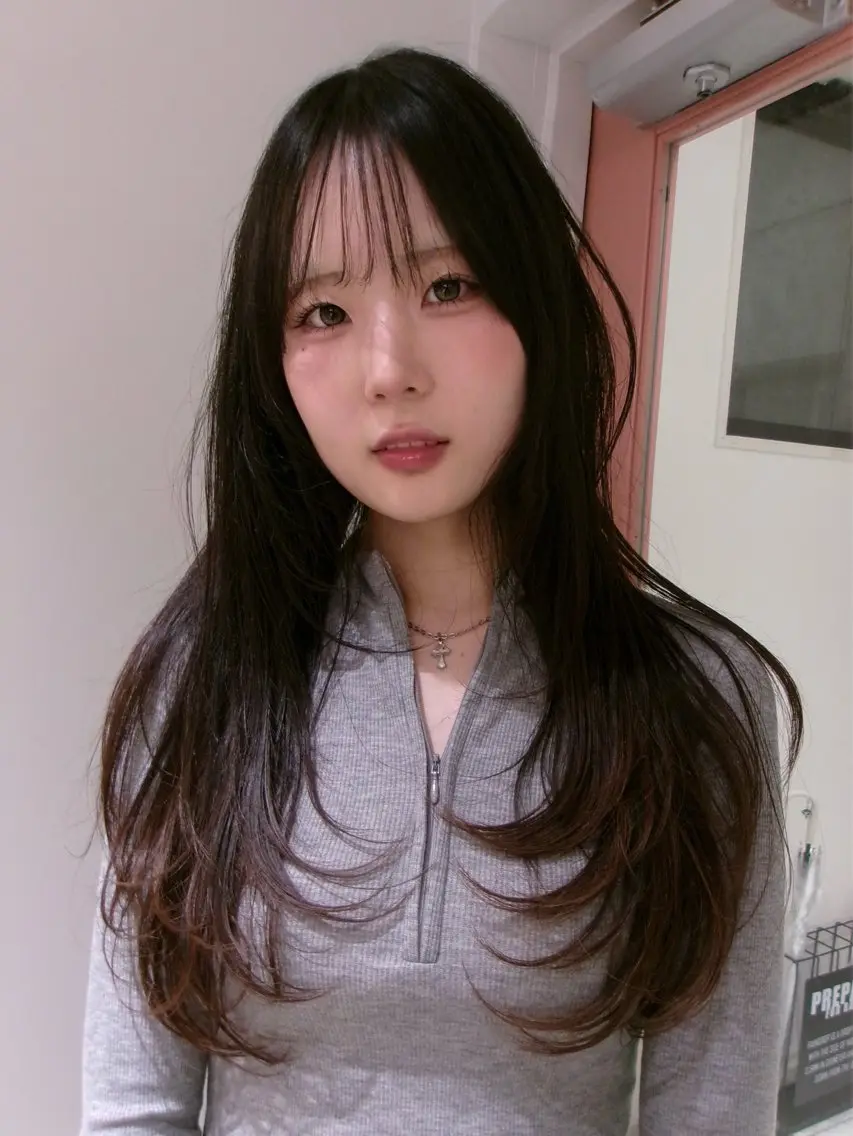 ロング レイヤーカット 長谷川 結奈のヘアスタイル