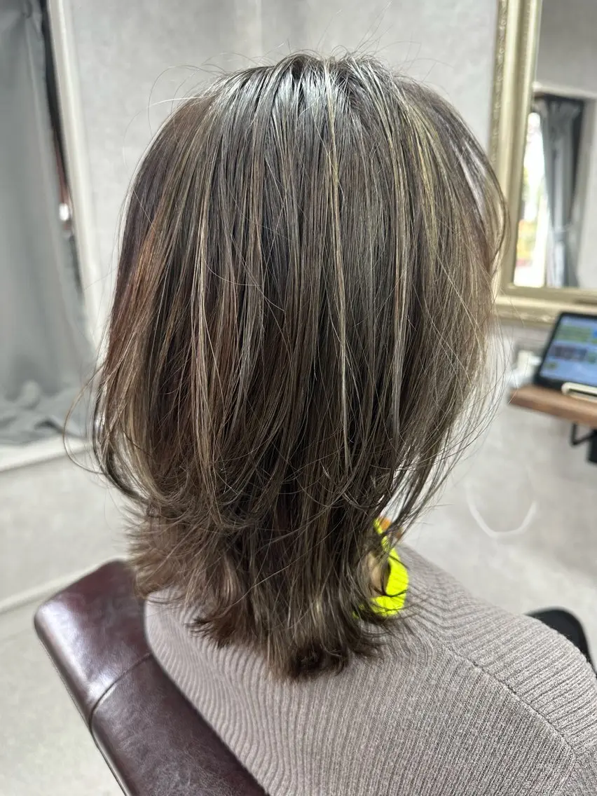 ミディアム カラー カット ヘアカラー トリートメント Lien 深井店のヘアスタイル