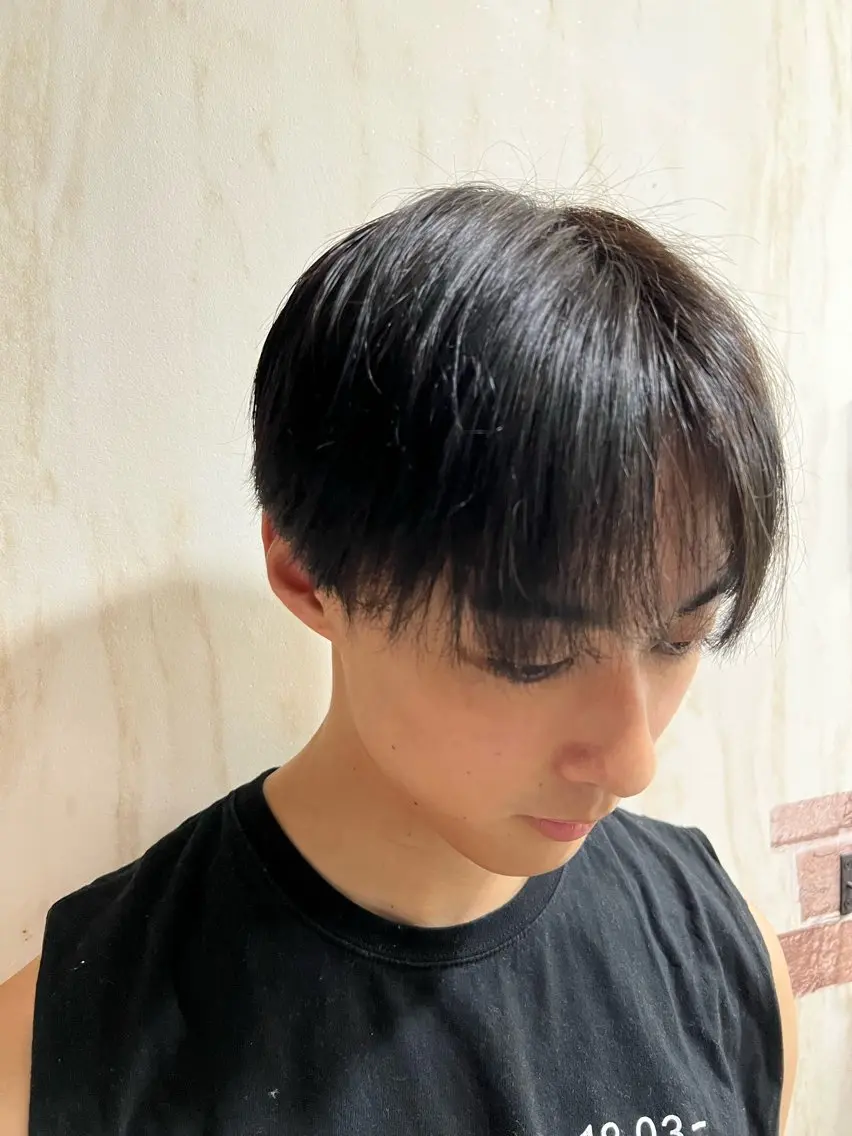 ショート カラー 家坂 佑のヘアスタイル