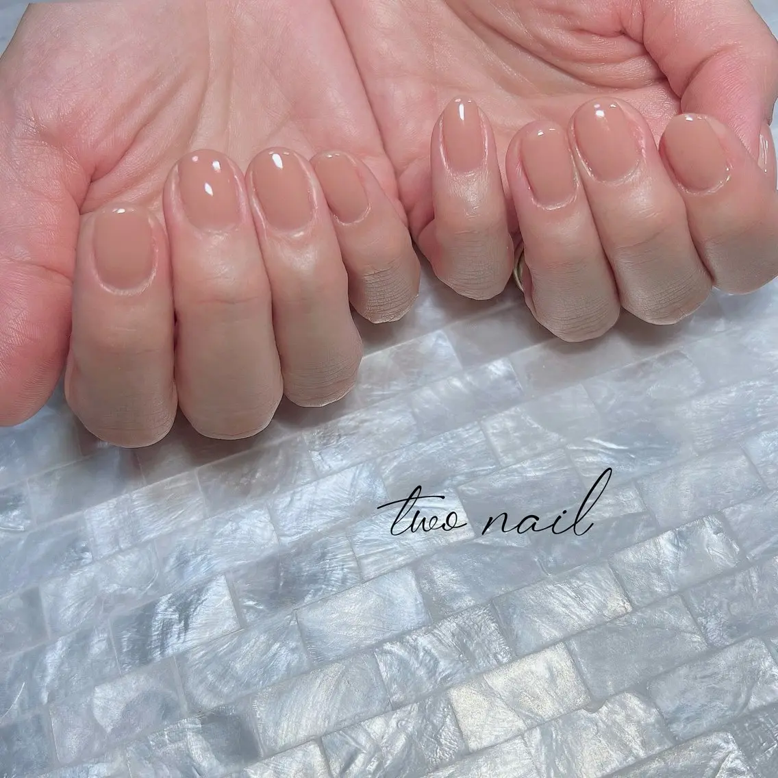 ネイル ブラウン ネイルチップ ホワイト ハンドネイル two nailのネイルデザイン