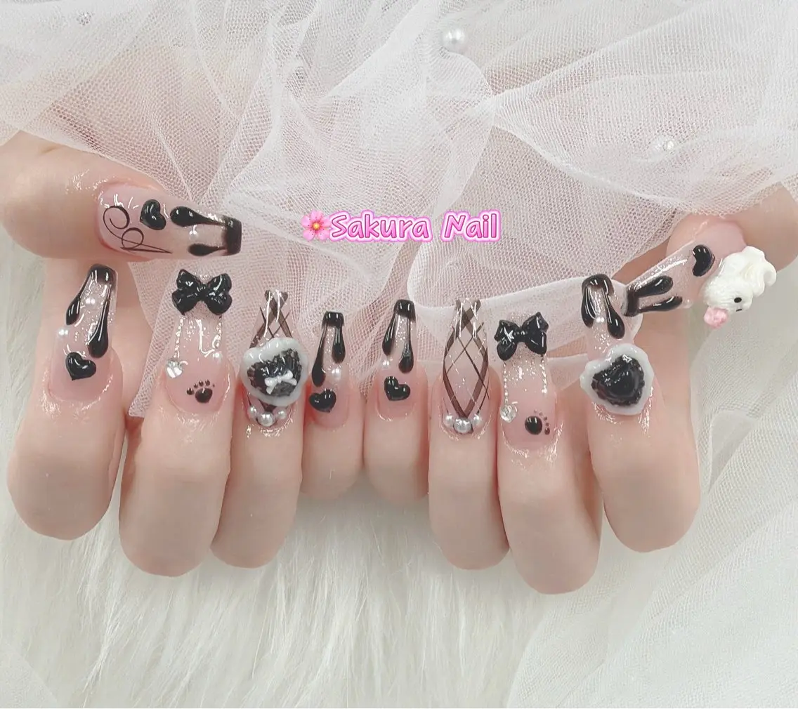 ネイル アートネイル オーロラネイル ボルドー チークネイル フレンチネイル ハンドネイル Sakura Nail Salonのネイルデザイン