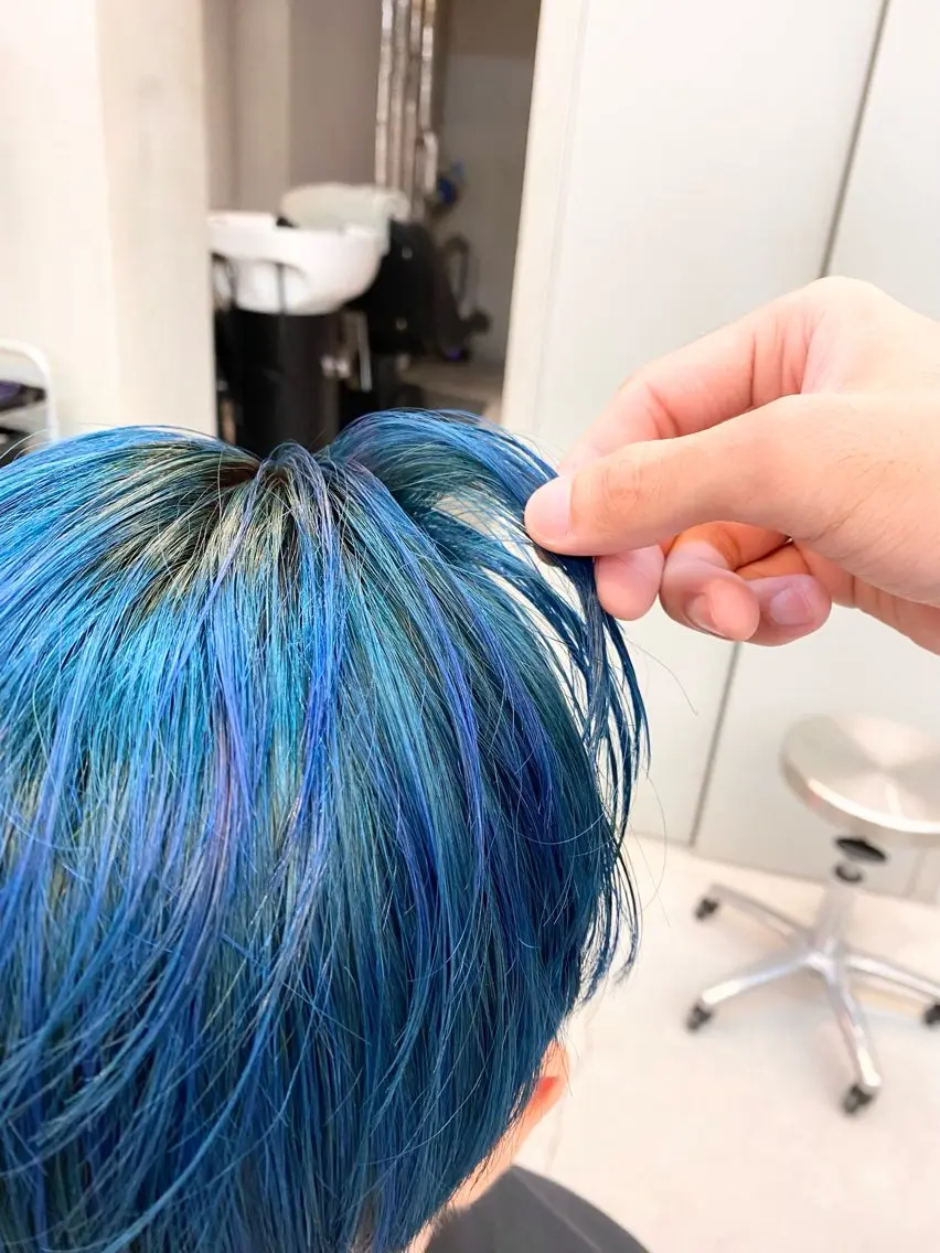 ショート カラー メンズ メンズブリーチ マッシュ 刈り上げ ブリーチ ブルーカラー カット ヘアカラー トリートメント 艶髪と透明感を ‼️/若林のヘアスタイル