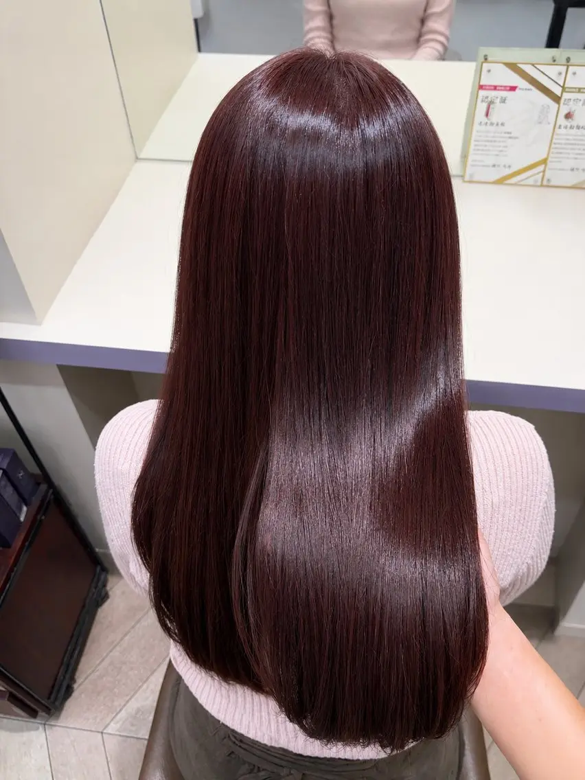 ロング カラー カシス ピンクカラー トリートメント カット ヘアカラー トリートメント 川崎 唯華のヘアスタイル