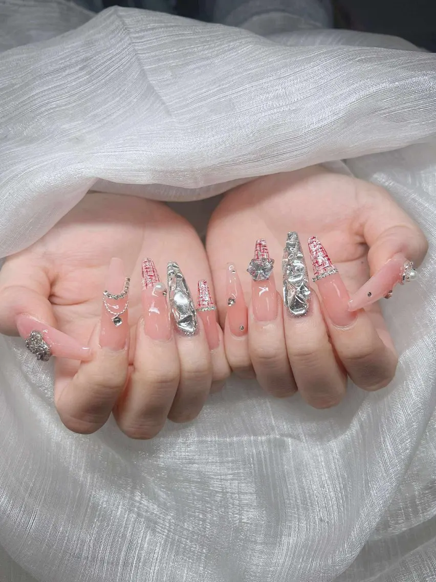 ネイル 長さ出し グラデーション 卒業式 キラキラネイル マグネットネイル ハンドネイル Lee Nailsのネイルデザイン