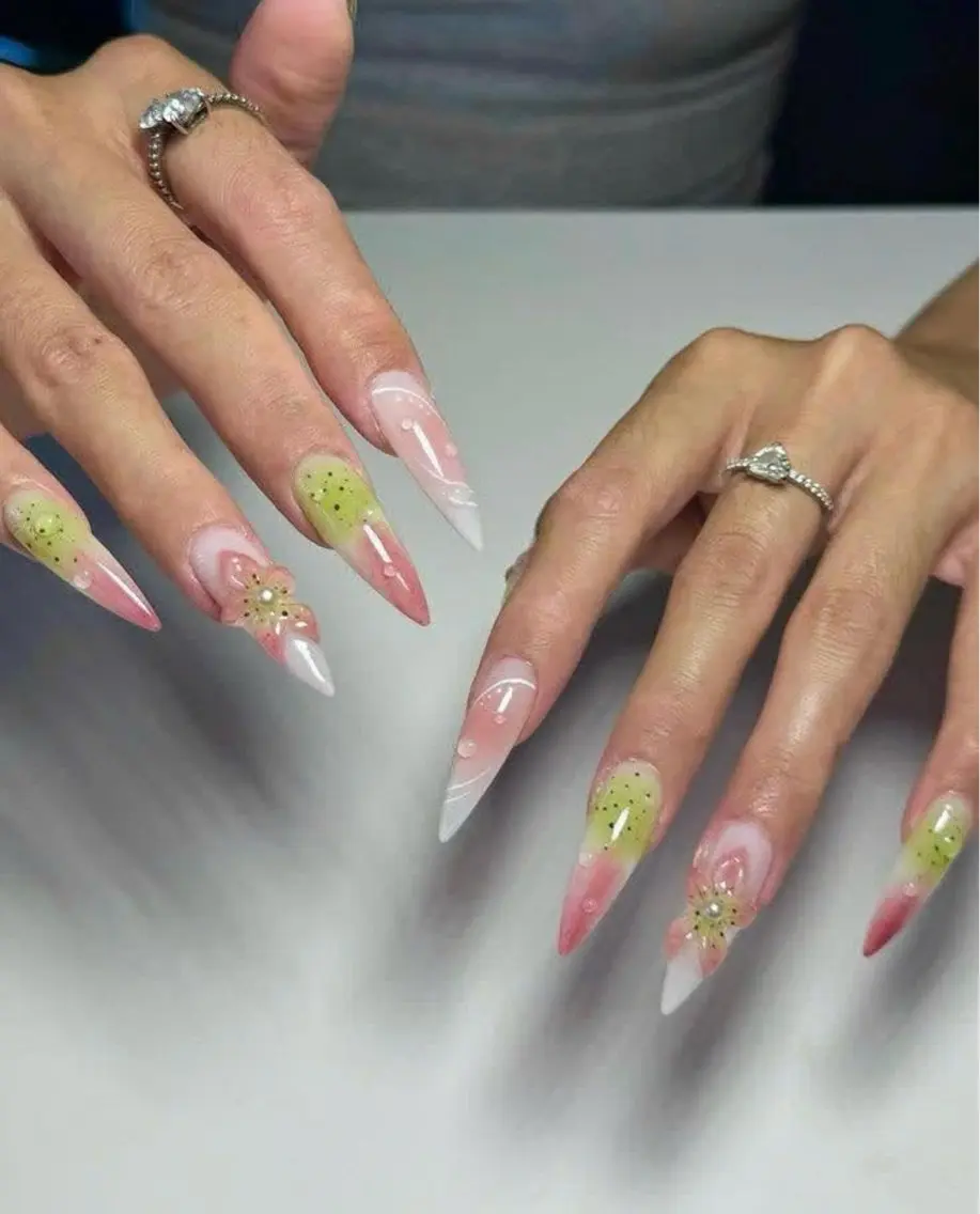 ロング ロング ハンドネイル エクラ ネイルのネイルデザイン