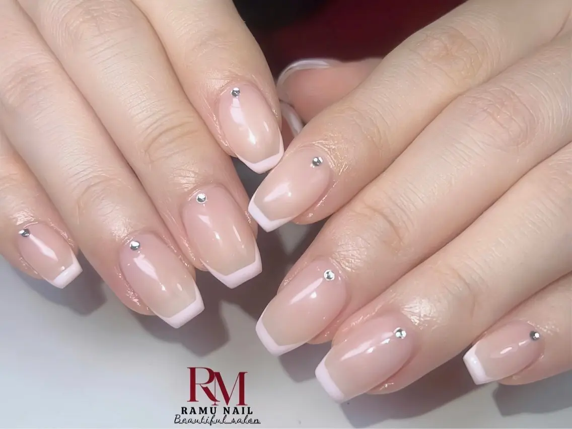 ネイル キラキラネイル マグネットネイル ミラーネイル ピンク ストーンネイル ハンドネイル RAMU Nail 恵比寿店のネイルデザイン