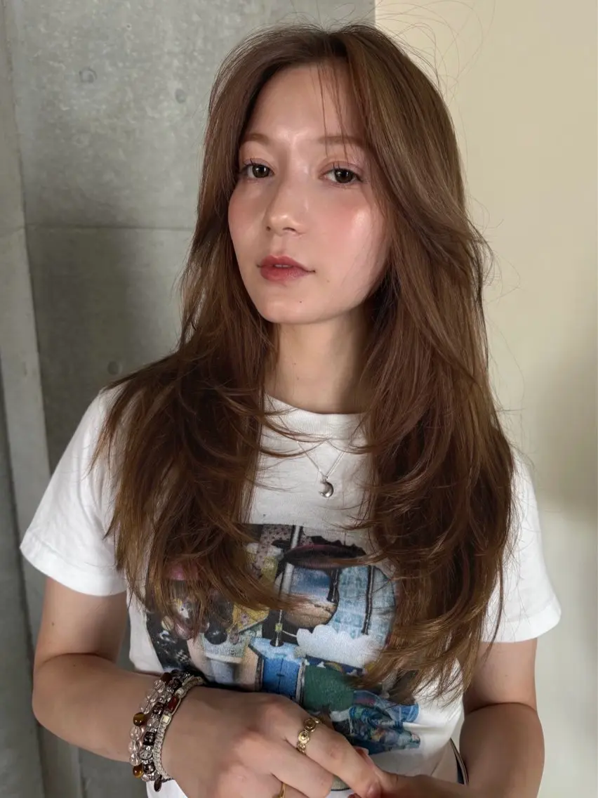ロング かきあげバング カット ヘアカラー レイヤーカット\ウル フ　chinatsuのヘアスタイル