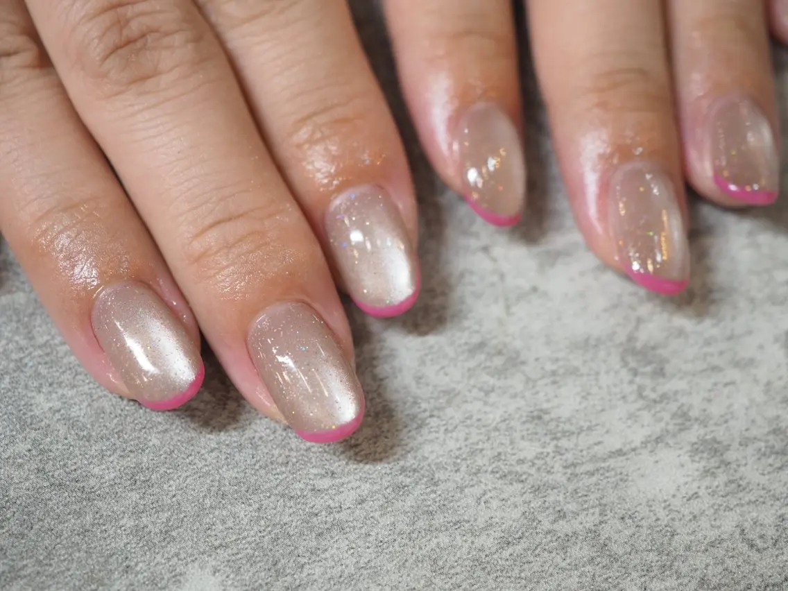 ネイル フラッシュネイル フラッシュマグ ピンク ショートネイル glaNje shioriのネイルデザイン