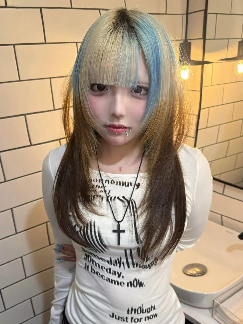 セミロング カラー ブリーチ ケアブリーチ ハイトーンカラー koki /渋谷 /デザインカラーのヘアスタイル