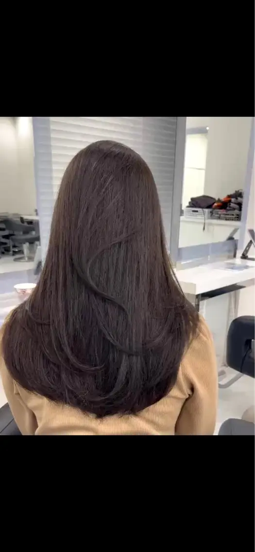 セミロング カラー ヘアカラー 佐藤 笑瑠のヘアスタイル