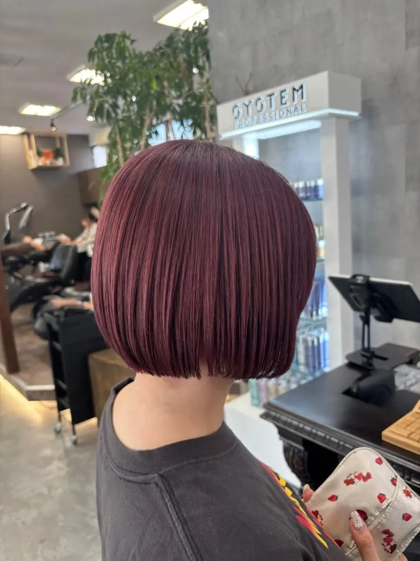 カラー ショートボブ バレイヤージュ ブリーチ ケアブリーチ ダブルカラー 市毛 結菜のヘアスタイル