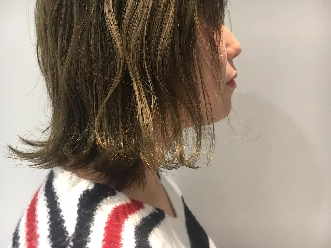 ミディアム カラー ブリーチ 江原 彩華のヘアスタイル