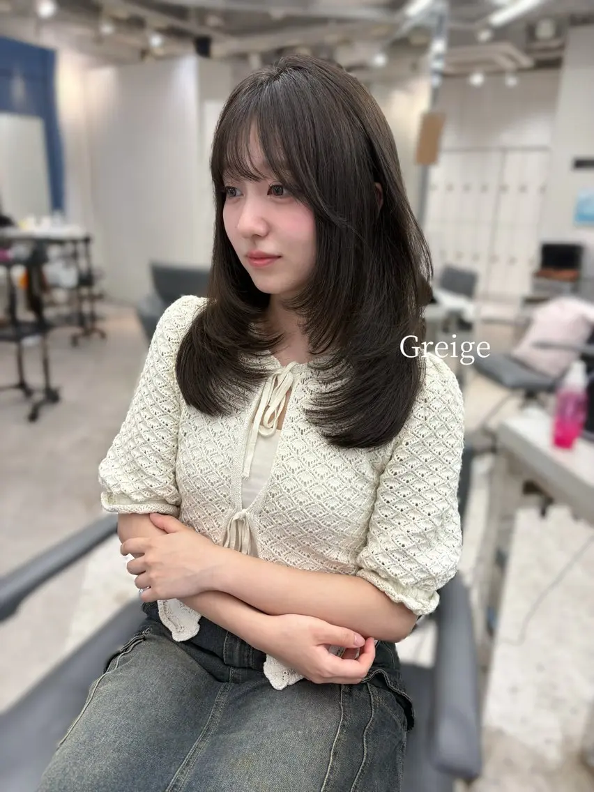 セミロング カット ヘアカラー トリートメント MEI🎀つやカラー 🎀レイヤー🎀渋谷のヘアスタイル