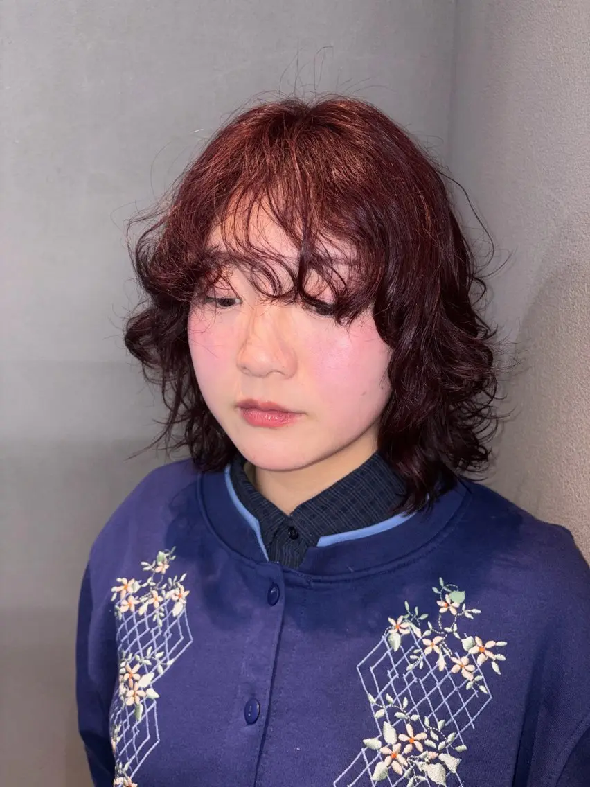 ショート カラー ブラウンカラー 淀 小南津のヘアスタイル