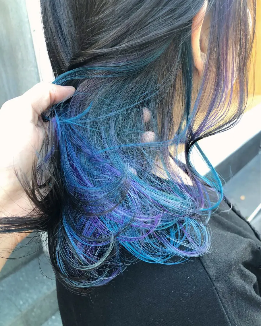 ミディアム カラー ブリーチ デザインカラー イヤリングカラー ユニコーンカラー カット ヘアカラー トリートメント 原宿サロン代表 デザインカラー伊藤卓のヘアスタイル