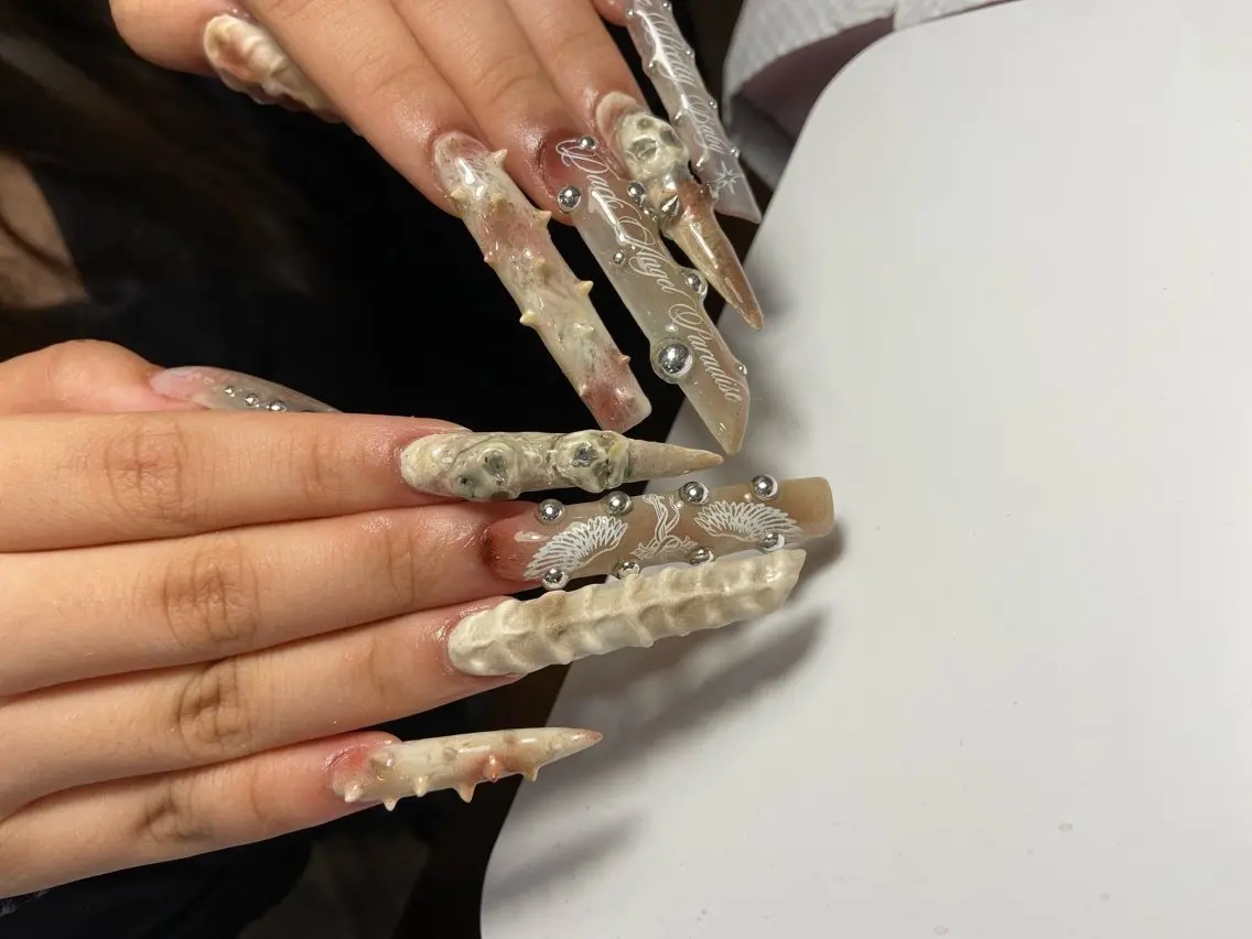 ネイル アートネイル 脇坂 知里のネイルデザイン