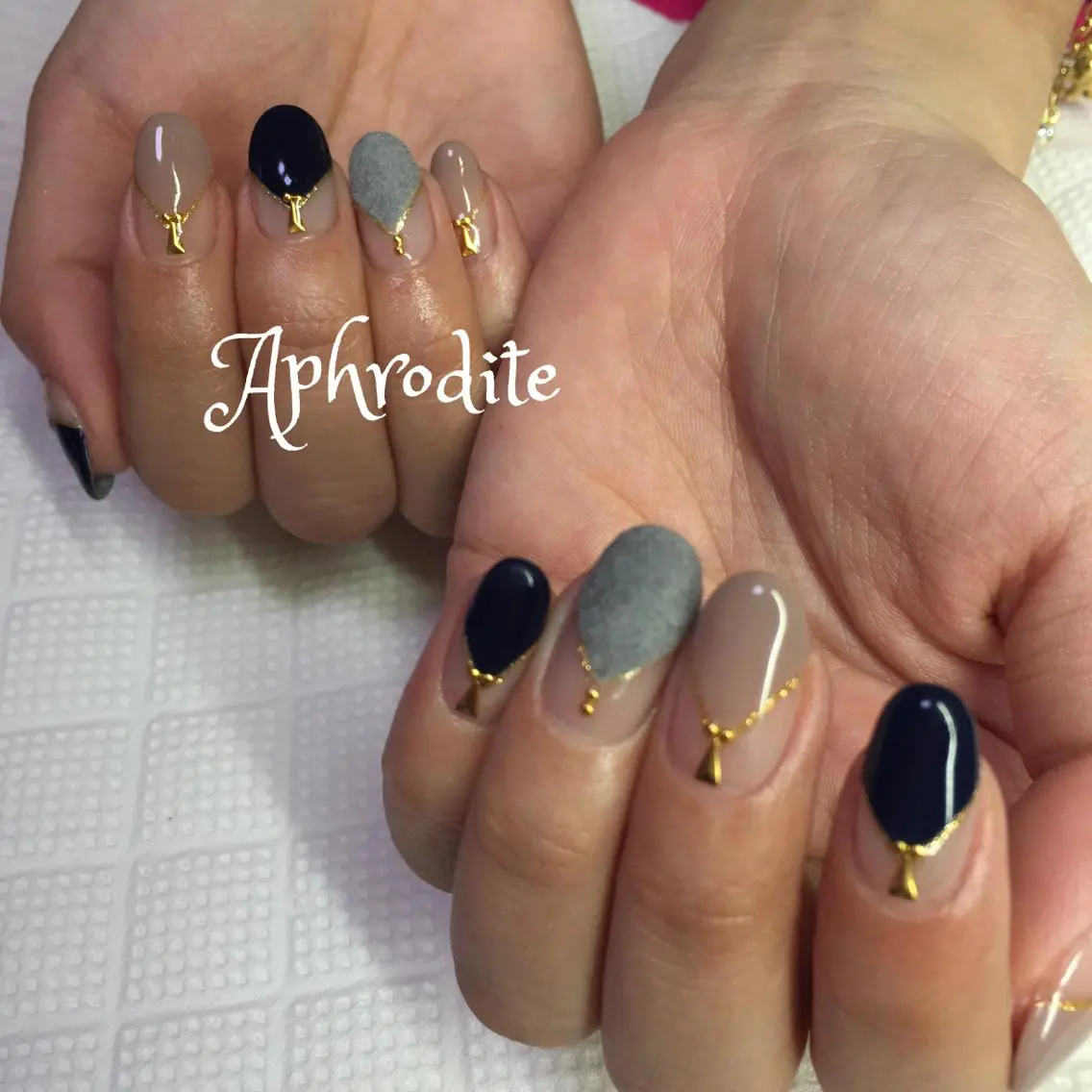 ネイル フレンチネイル Aphrodite パラジェル認定サロンのネイルデザイン