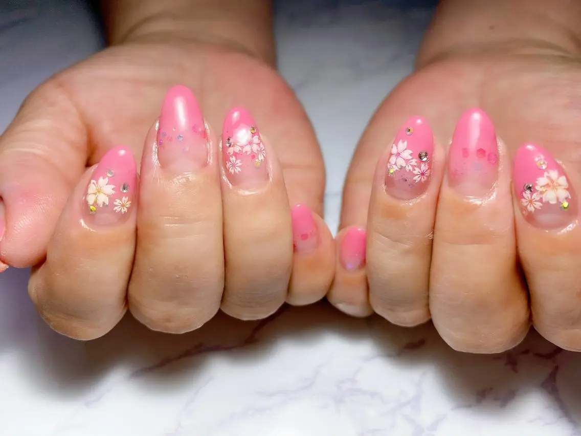 ネイル グラデーション ピンク 春ネイル Era nailのネイルデザイン
