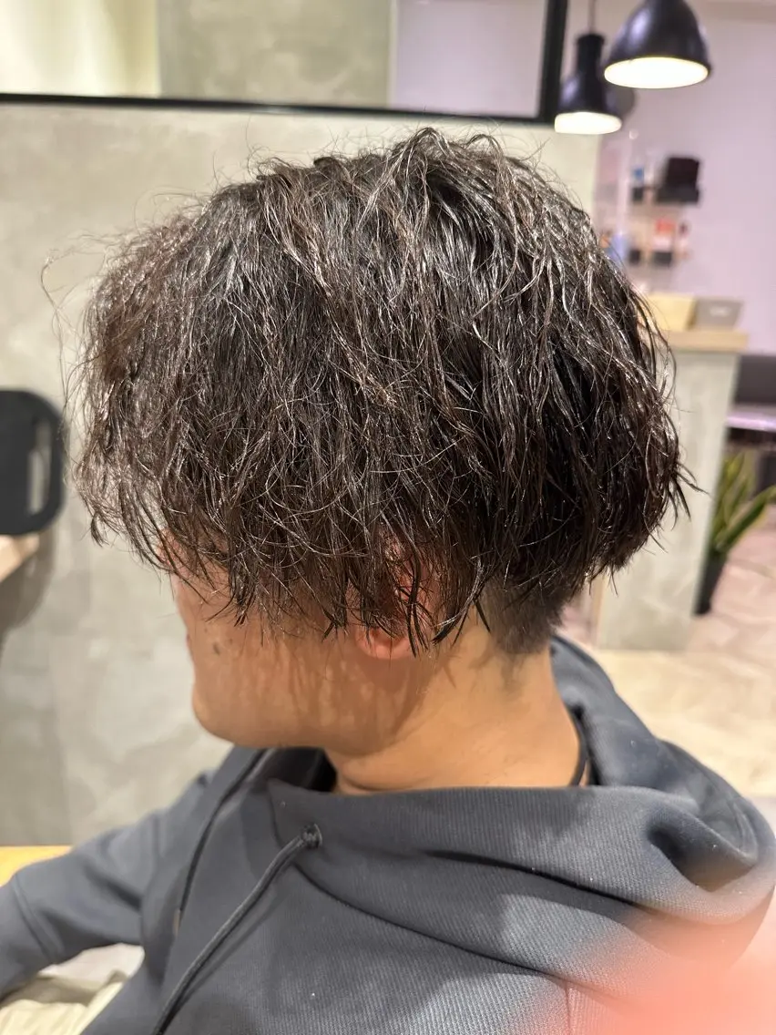 ショート パーマ メンズ メンズパーマ メンズツイストパーマ ツイストパーマ 宮ケ谷 詩温のヘアスタイル