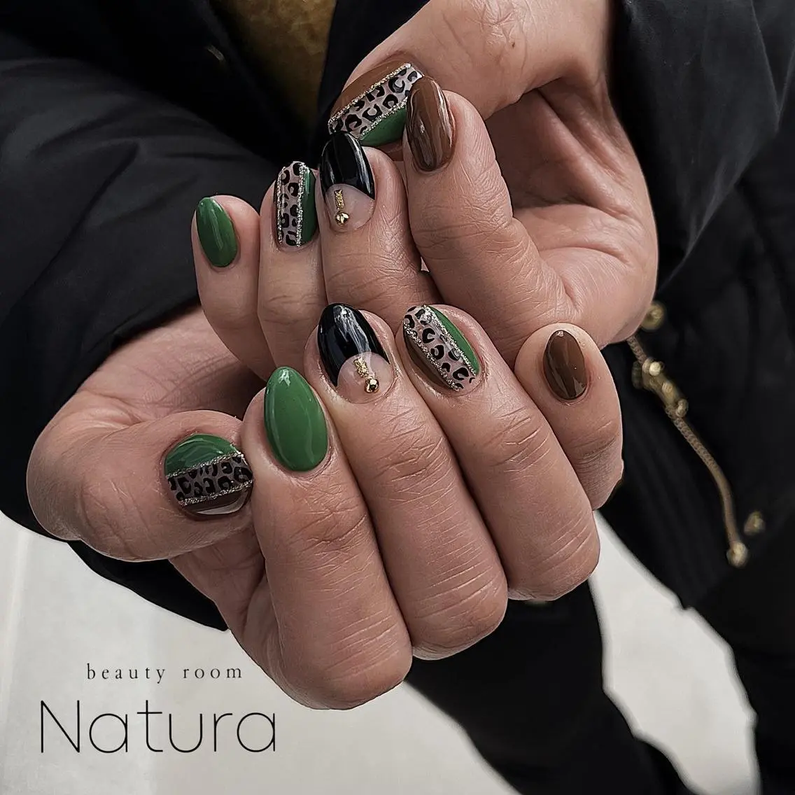 ネイル マツエク・マツパ アイブロウ ハンドネイル beautyroom Naturaのネイルデザイン