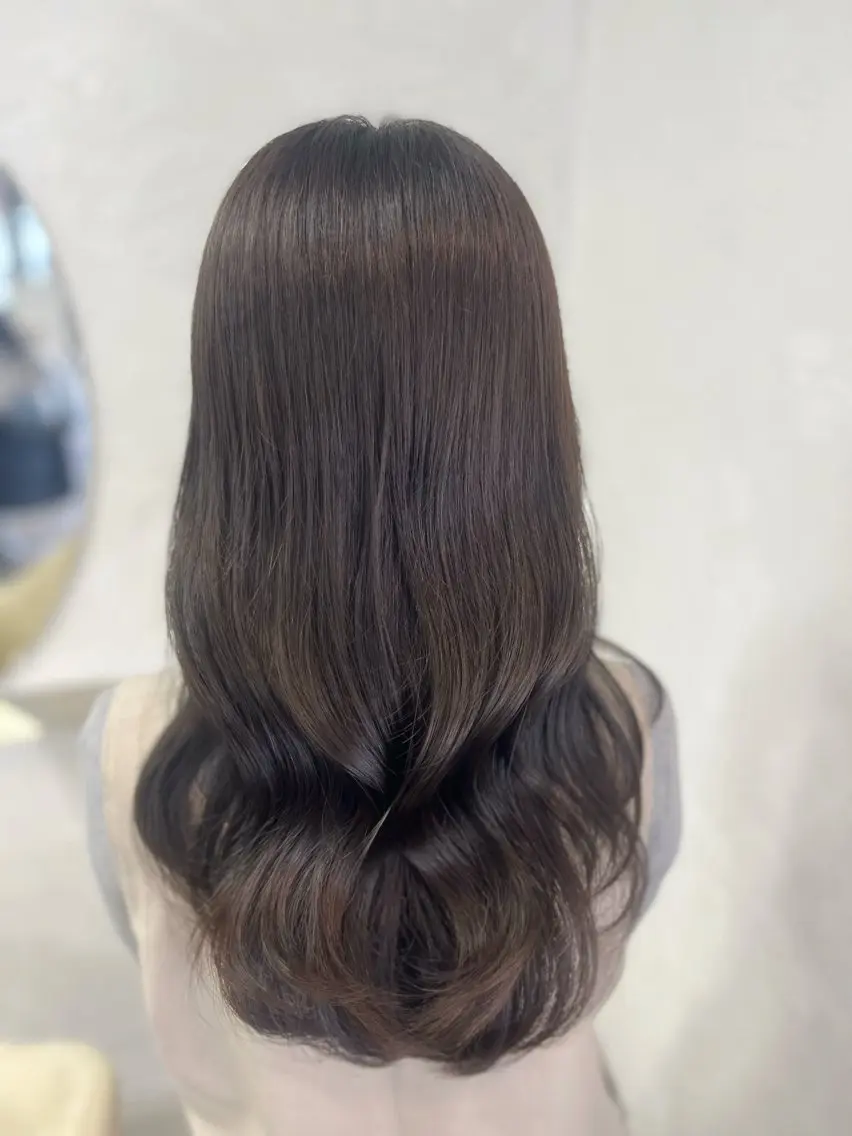 ロング カラー ベージュカラー ブリーチ 透明感カラー ブリーチなしカラー オリーブベージュ ヘアカラー トリートメント SiLO / maoのヘアスタイル