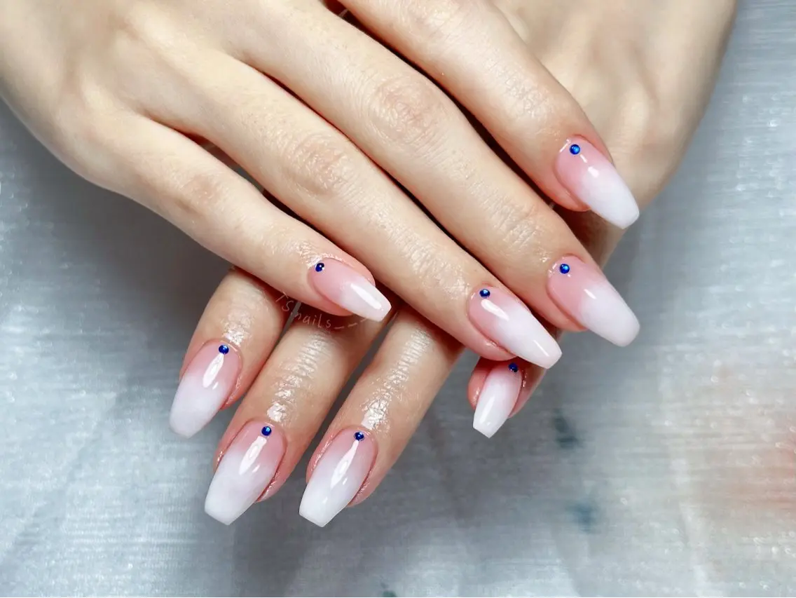 ネイル キラキラネイル マグネットネイル 持ち込み シンプルネイル ハンドネイル フットネイル ハンドケア TS. nails___のネイルデザイン