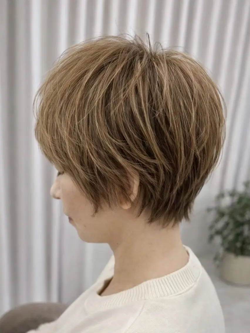 ショート カット センターパート 韓国ヘア・綾也のヘアスタイル