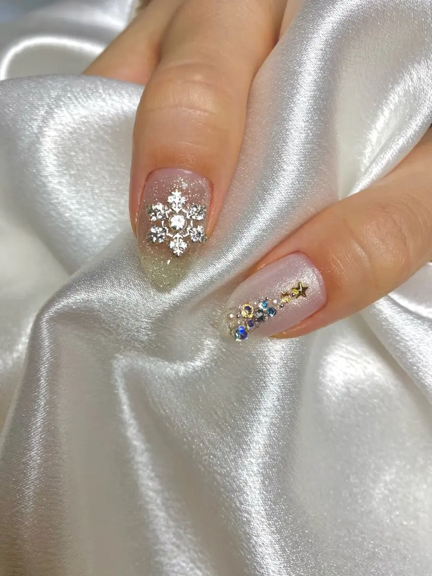 ネイル シンプルネイル 冬ネイル クリスマス ハンドネイル Nail salon BeBeのネイルデザイン