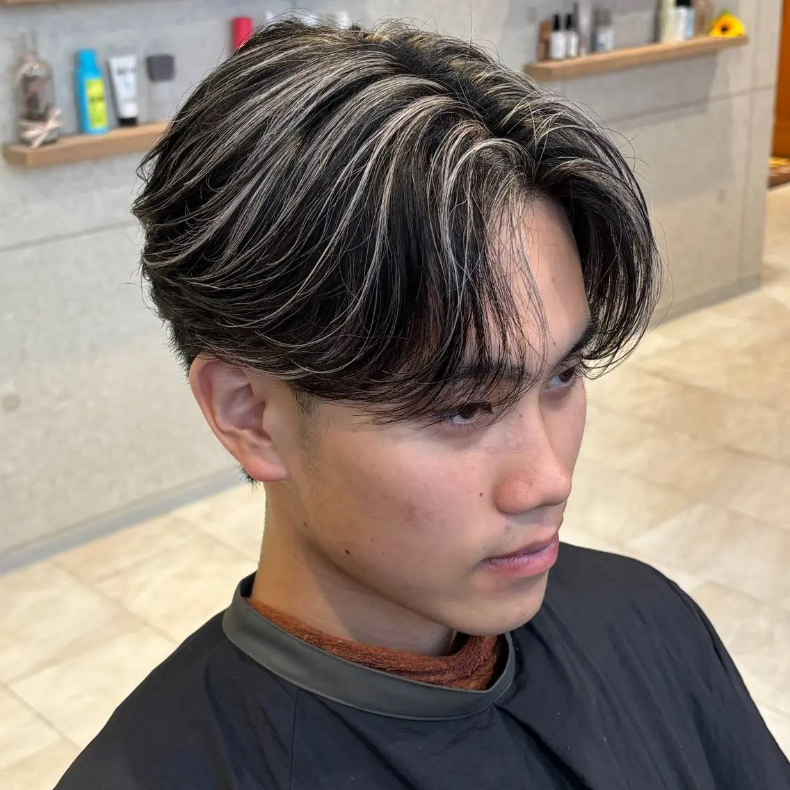 ショート カラー メンズ メンズハイライト ハイライトカラー ハイライト カット ヘアカラー 泉 / メンズパーマ /毛流れ特化のヘアスタイル
