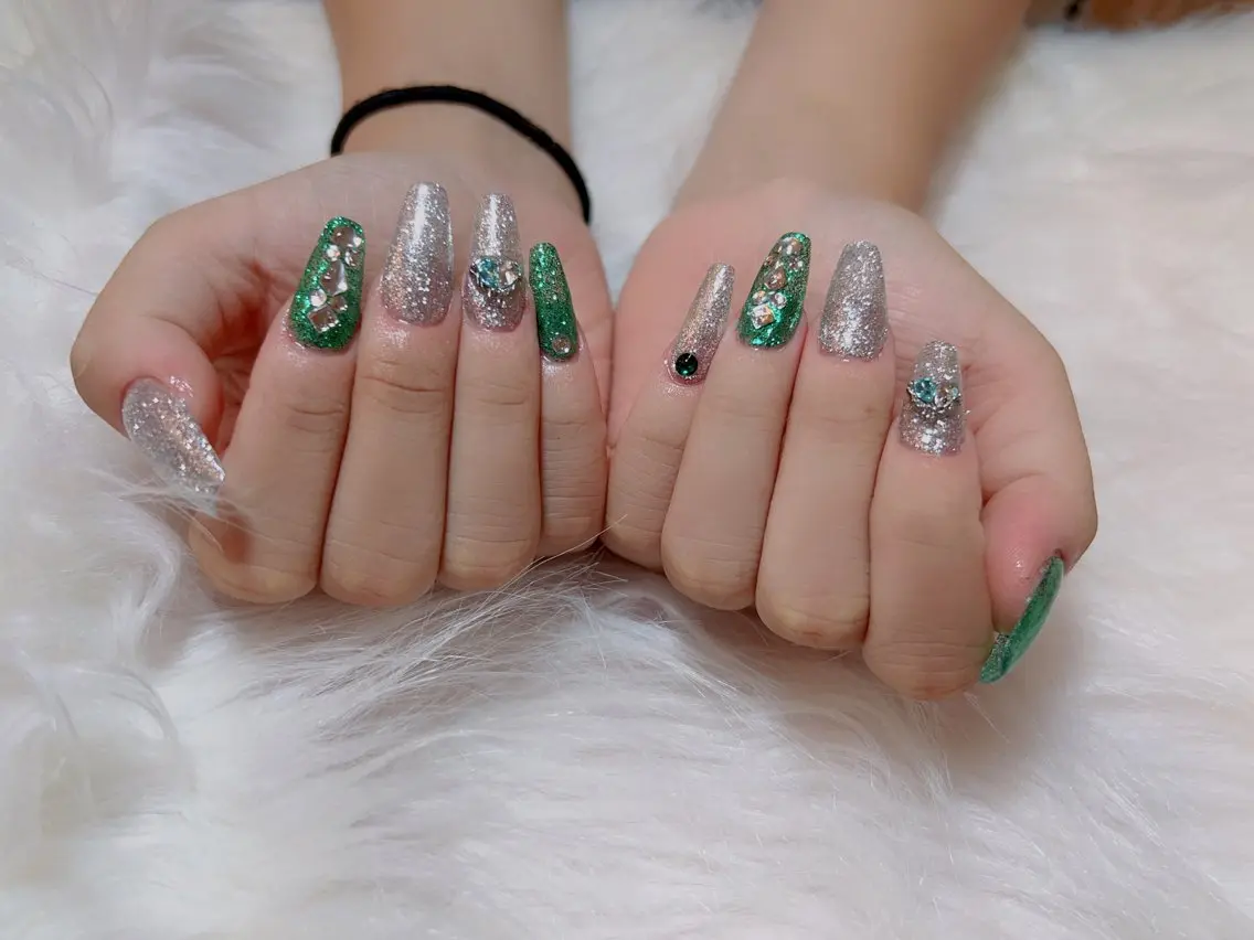 ネイル ストーンネイル ハンドネイル Beauty静 nailのネイルデザイン