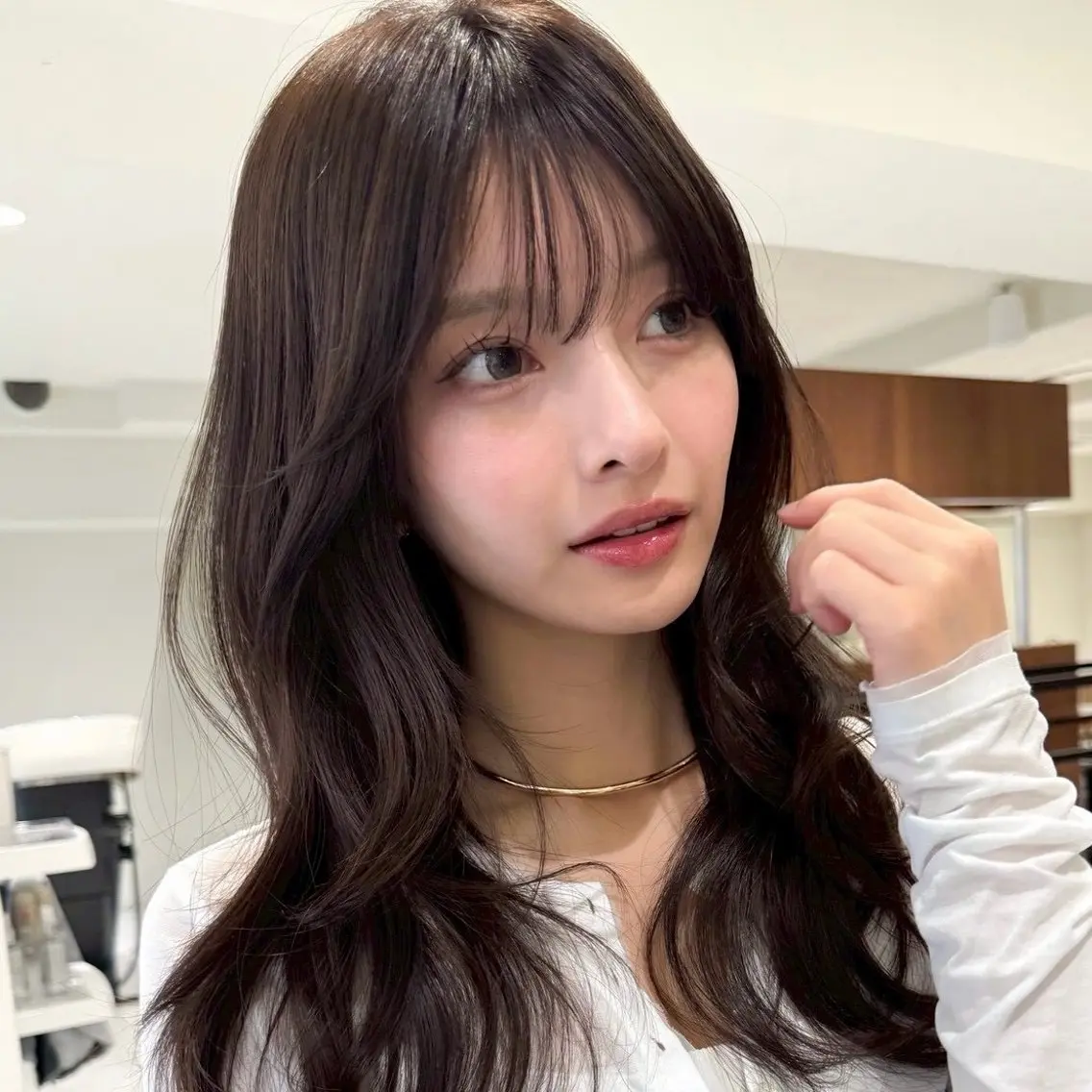 セミロング カラー ヘアアレンジ 内大久保 列夏のヘアスタイル