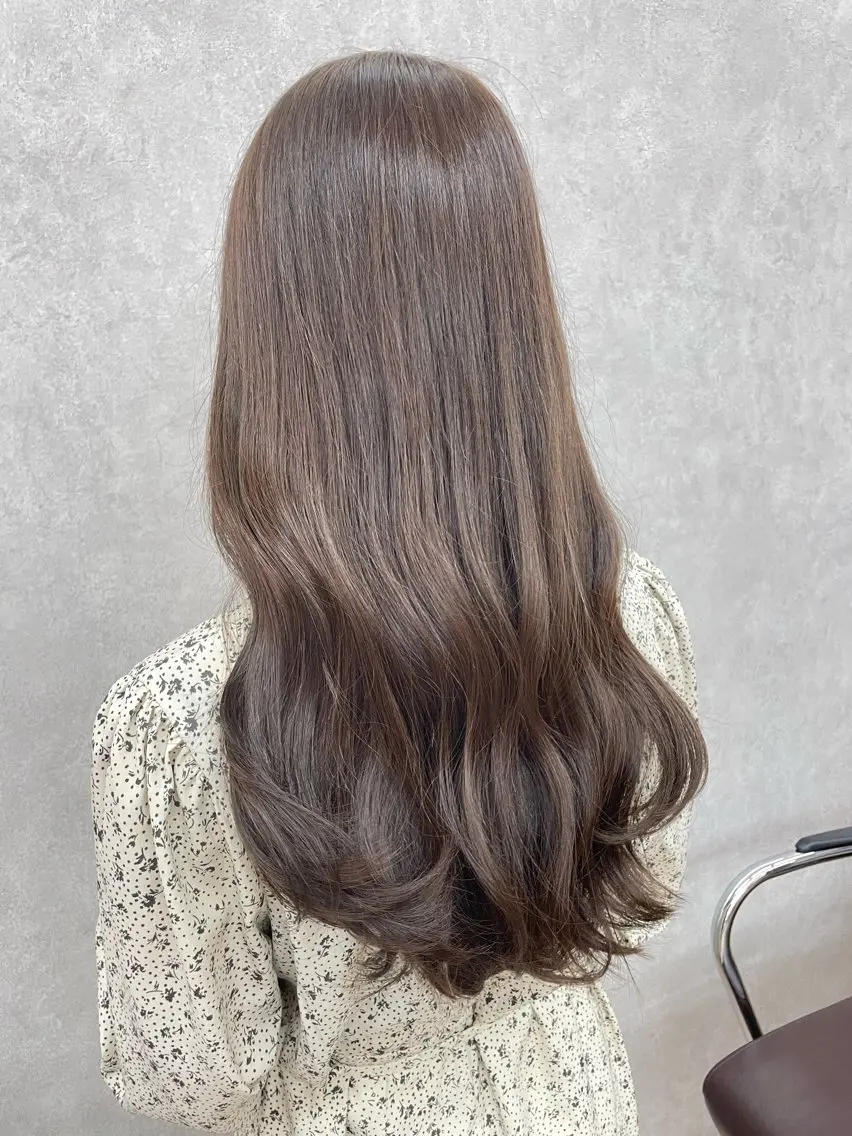 ロング カラー グレージュ Blue/博多/ 水口莉沙のヘアスタイル