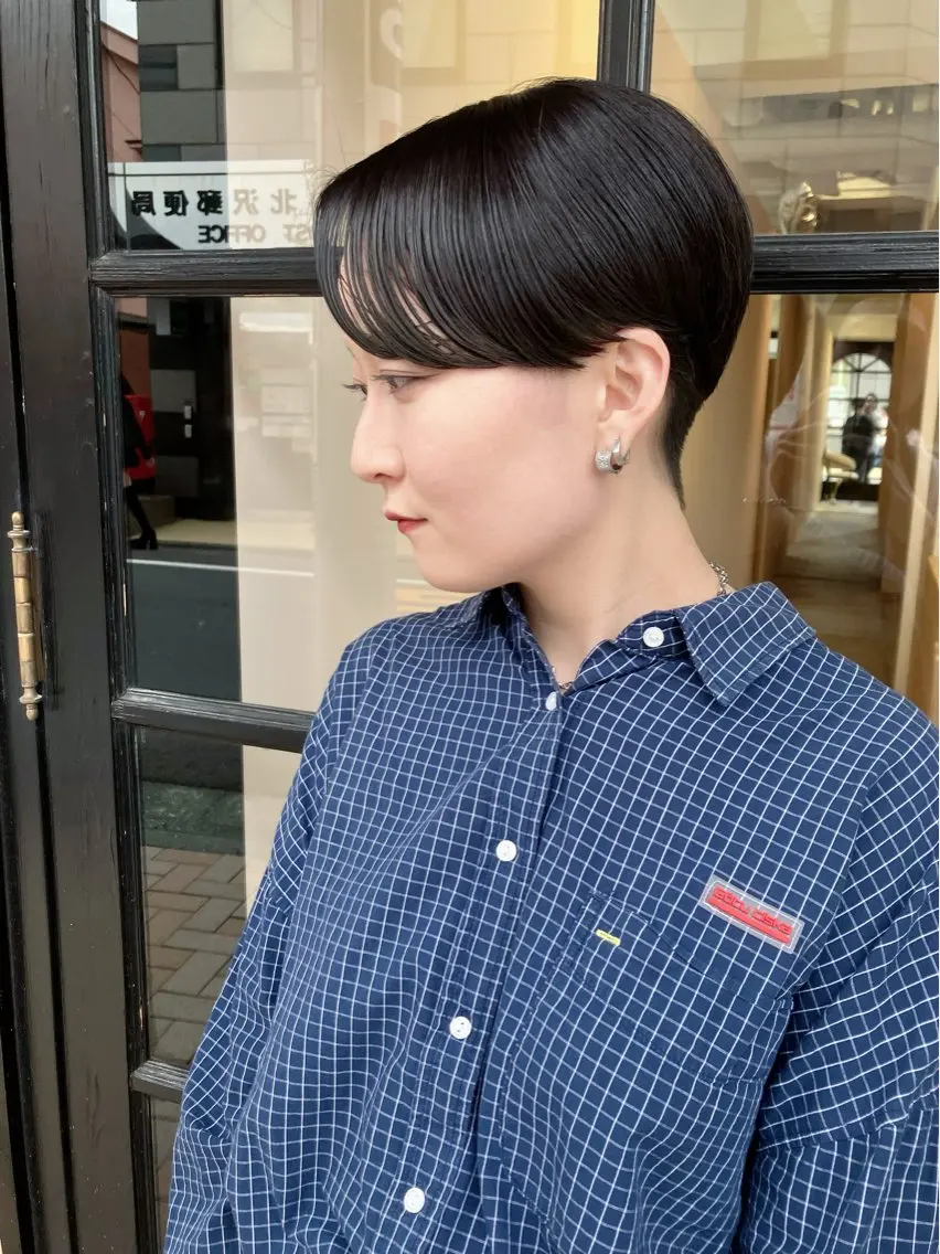 ショート カラー ハンサムショート アディクシーカラー ブリーチ ショートヘア カット ヘアカラー 川間 将彦のヘアスタイル