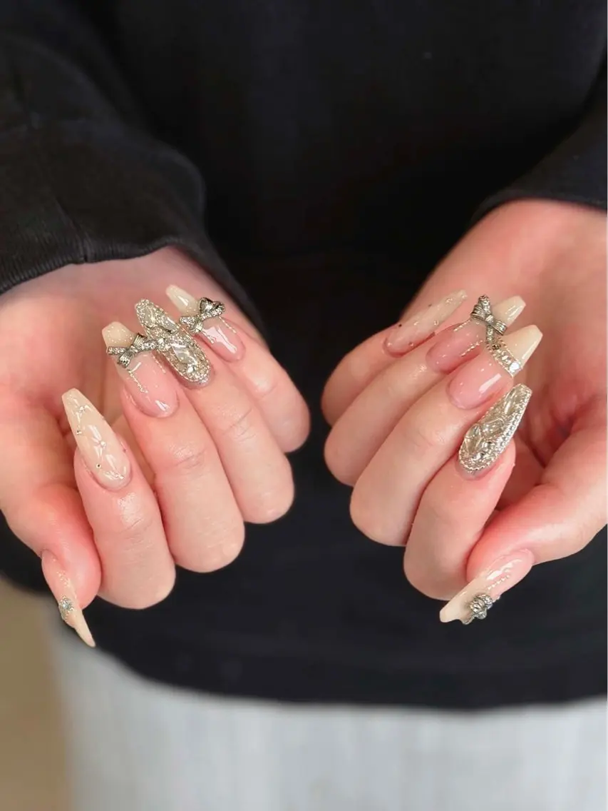 ネイル ガーリー 持ち込み リボン 🎀Aura Nailsalonのネイルデザイン
